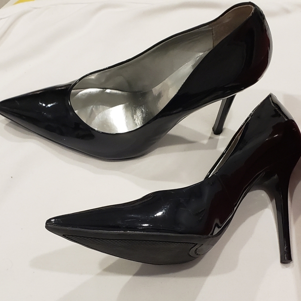 Guess Patent Leather 4' heals